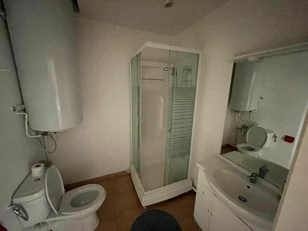 Immeuble à vendre    8 pièces •  Saint-Ambroix