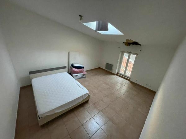 Immeuble à vendre    8 pièces •  Saint-Ambroix