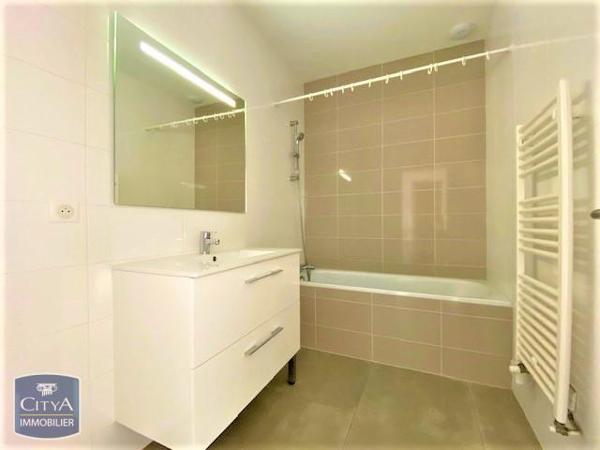 Appartement à louer 3 pièces 59.81m²