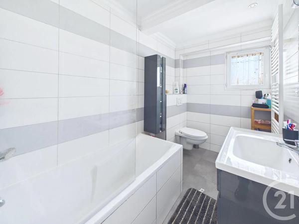 Maison à vendre  6 pièces - 125,72 m 2   STE GENEVIEVE DES BOIS  - 91