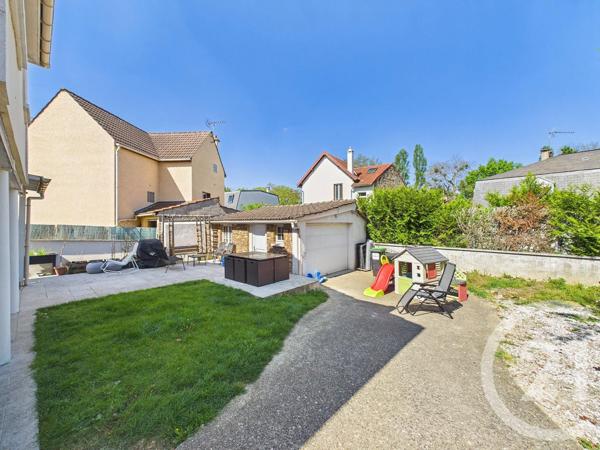 Maison à vendre  6 pièces - 125,72 m 2   STE GENEVIEVE DES BOIS  - 91