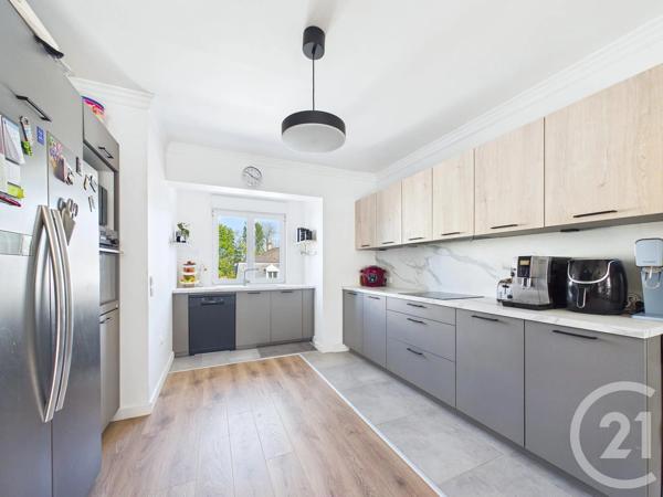 Maison à vendre  6 pièces - 125,72 m 2   STE GENEVIEVE DES BOIS  - 91