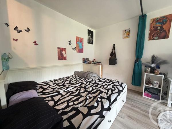 Appartement F1 à vendre  1 pièce - 34 m 2   EVRY  - 91