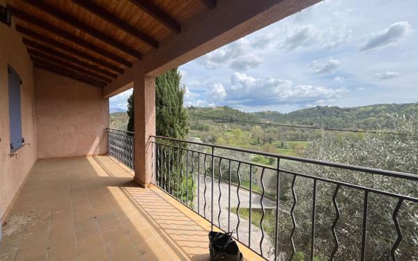 Maison à vendre    6 pièces •  Roumoules