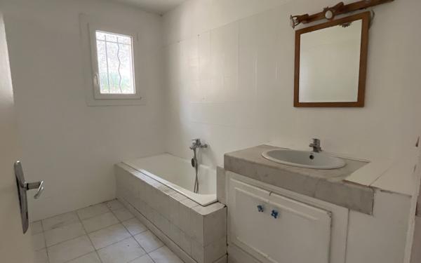 Maison à vendre    6 pièces •  Roumoules