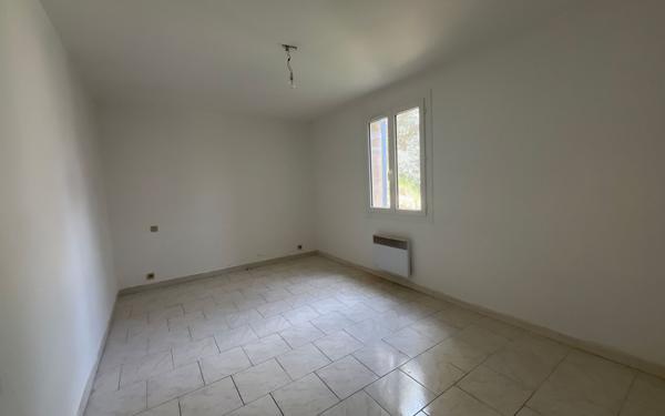 Maison à vendre    6 pièces •  Roumoules