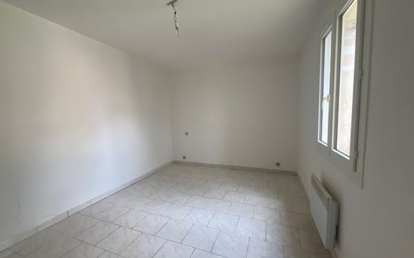 Maison à vendre    6 pièces •  Roumoules