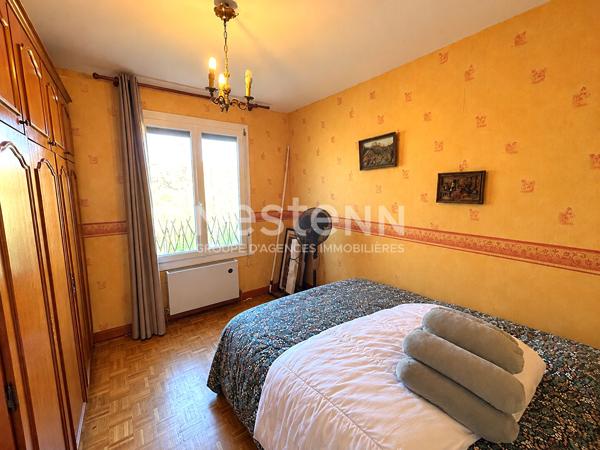 PAVILLON SUR SOUS-SOL 2 CHAMBRES CHABRIS PROCHE COMMERCES (INDRE 36)