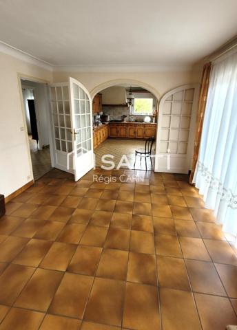 GUIPAVAS : Maison familiale T6 élevée sur sous sol complet