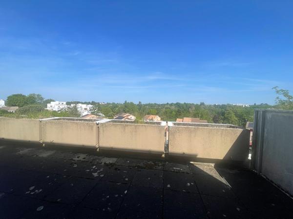 33270 HAUT FLOIRAC - Appartement T4 de 80 m²  avec grandes terrasses 40m2 et garage à vendre