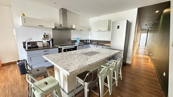 Appartement d'exception, 118 m², 4 chambres, rue piétonne, avec garage
