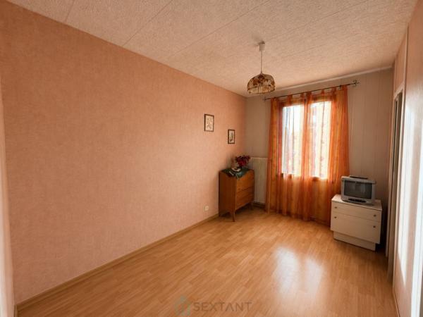 EXCLUSIVITE - DIVONNE-LES-BAINS (01220) - Villa mitoyenne 164 m² (249,46 utiles) -  750.000 €