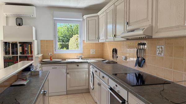 Lumineux appartement 3 pièces de standing à vendre SAINT RAPHAEL (83)