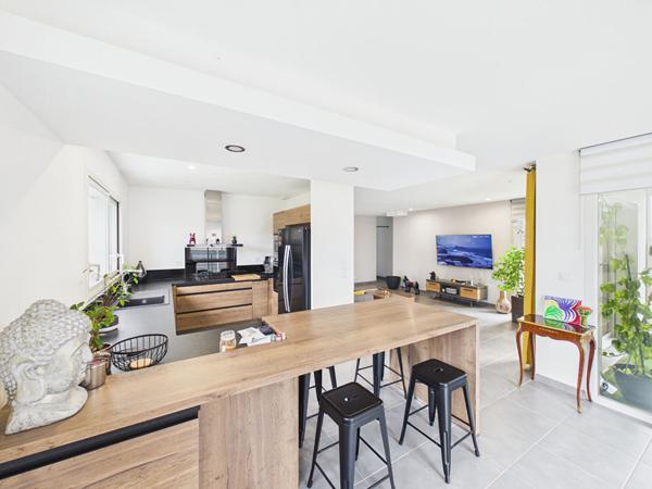 Maison récente plain pied de 106 m2 avec piscine et garage