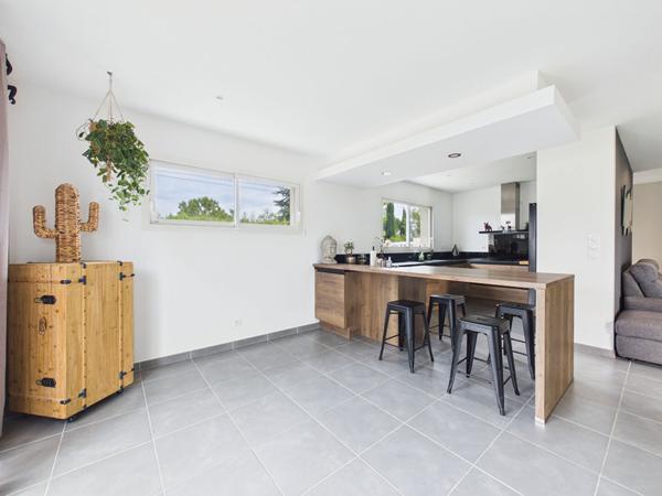 Maison récente plain pied de 106 m2 avec piscine et garage