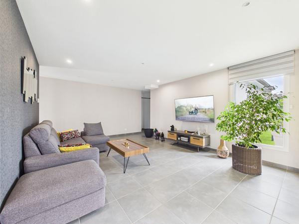 Maison récente plain pied de 106 m2 avec piscine et garage