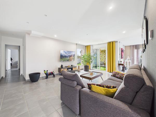 Maison récente plain pied de 106 m2 avec piscine et garage