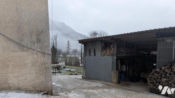 Maison individuelle de  240 m² habitable + annexes et dépendances sur terrain de 7240 m² 