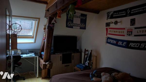 Maison individuelle de  240 m² habitable + annexes et dépendances sur terrain de 7240 m² 