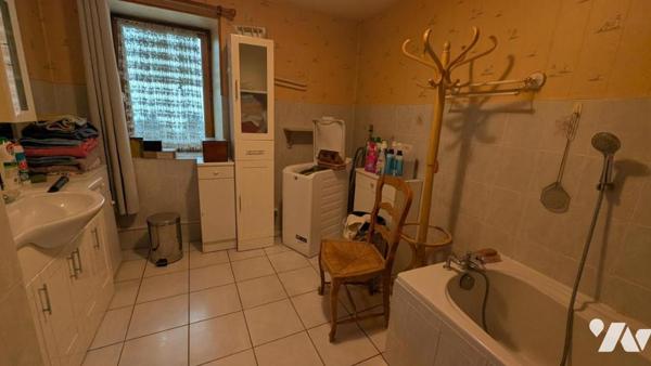 Maison individuelle de  240 m² habitable + annexes et dépendances sur terrain de 7240 m² 