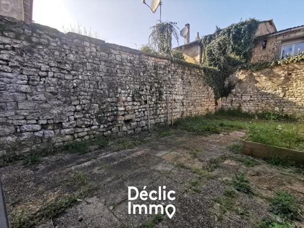 Vente maison mitoyenne Saint maixent l'ecole, 118m² 5 pièces 126 000€ avec terrasse