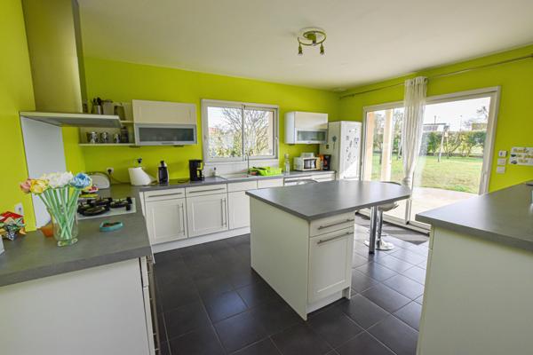 Maison à Teloché, 72220 - 8 pièces 270m²