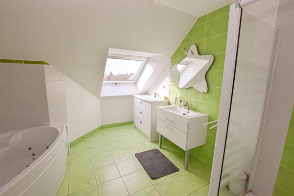 Maison à Teloché, 72220 - 8 pièces 270m²