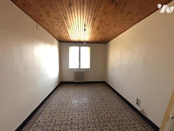 Ensemble de deux logements avec garage, cave et jardin de 633 m²