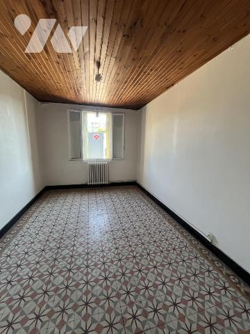 Ensemble de deux logements avec garage, cave et jardin de 633 m²