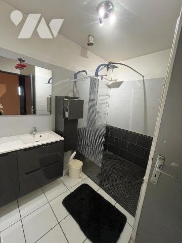 Ensemble de deux logements avec garage, cave et jardin de 633 m²