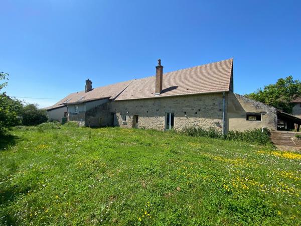 A10 minutes de BEAUNE, corps de ferme de 1826 avec maison rénovée de 198 m² hab + dépendances de 435 m² env