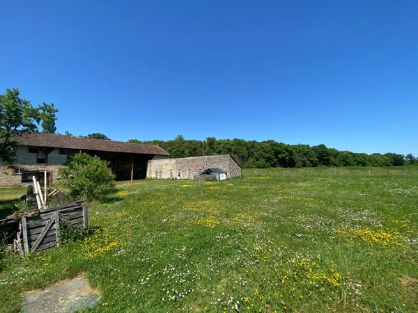 A10 minutes de BEAUNE, corps de ferme de 1826 avec maison rénovée de 198 m² hab + dépendances de 435 m² env