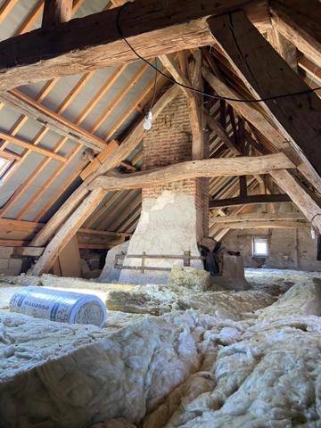 A10 minutes de BEAUNE, corps de ferme de 1826 avec maison rénovée de 198 m² hab + dépendances de 435 m² env