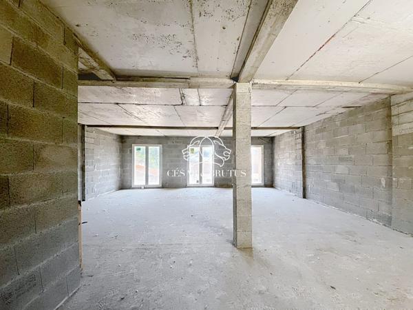 IMMEUBLE A FINIR – 6 APPARTEMENTS – 1 LOCAL COMMERCIAL