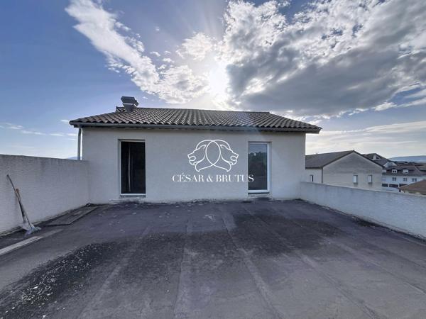 IMMEUBLE A FINIR – 6 APPARTEMENTS – 1 LOCAL COMMERCIAL