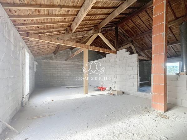 IMMEUBLE A FINIR – 6 APPARTEMENTS – 1 LOCAL COMMERCIAL