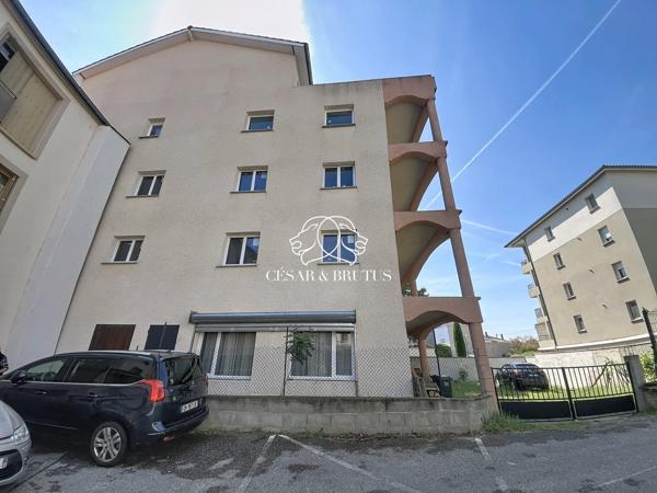 IMMEUBLE A FINIR – 6 APPARTEMENTS – 1 LOCAL COMMERCIAL
