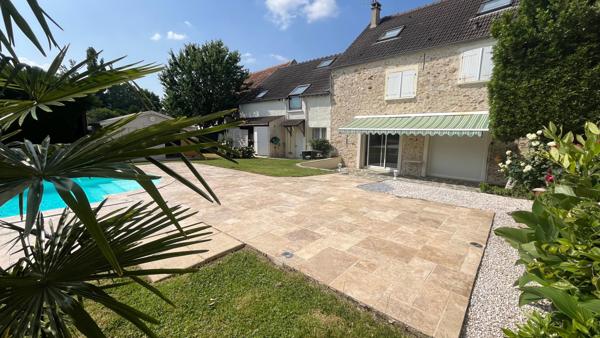 Guérard (77580) Belle briarde à proximité des commerces, écoles et axes routiers