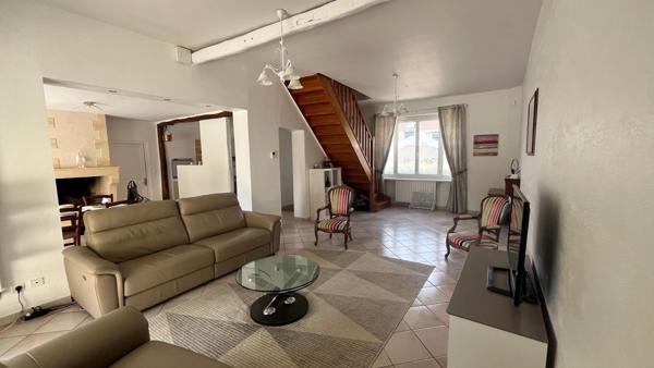 Guérard (77580) Belle briarde à proximité des commerces, écoles et axes routiers