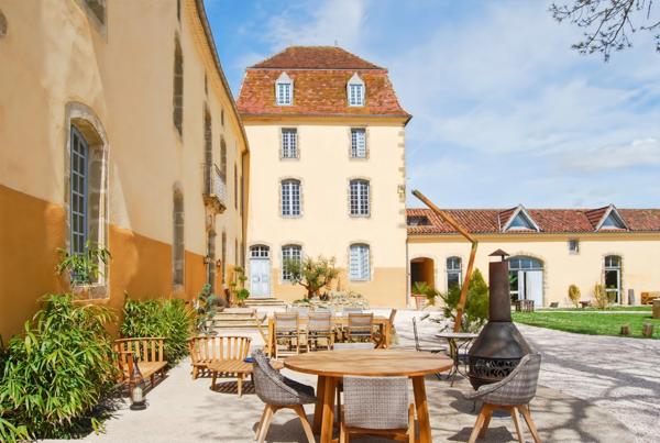 A vendre proche de MARCIAC (32) - Château de 32 pièces - 1540 m2 habitables - Domaine de 5,8 hectares