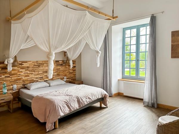 A vendre proche de MARCIAC (32) - Château de 32 pièces - 1540 m2 habitables - Domaine de 5,8 hectares