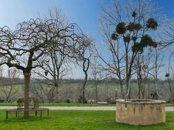 A vendre proche de MARCIAC (32) - Château de 32 pièces - 1540 m2 habitables - Domaine de 5,8 hectares