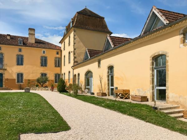 A vendre proche de MARCIAC (32) - Château de 32 pièces - 1540 m2 habitables - Domaine de 5,8 hectares