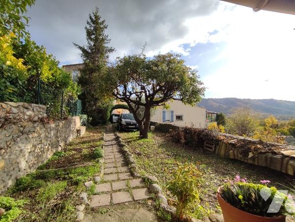 Maison avec jardin et jolie vue