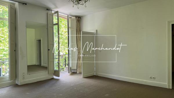 Appartement de caractère dans immeuble historique