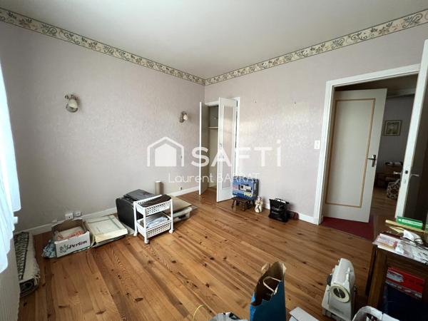 Joli pavillon avec terrain clos et arboré