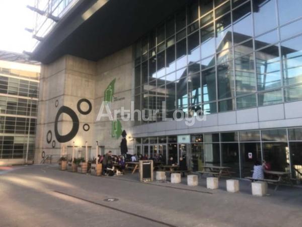 À louer - Bureaux rénovés dans immeuble emblématique au coeur de Lille, avec accessibilité optimale et services premium