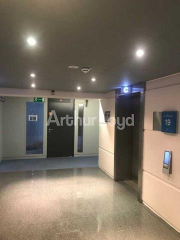 À louer - Bureaux rénovés dans immeuble emblématique au coeur de Lille, avec accessibilité optimale et services premium