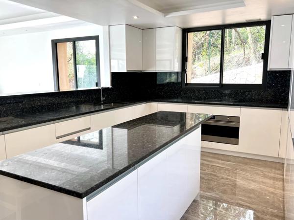 Villa contemporaine de 10 pièces avec vue mer panoramique à vendre à Mougins
