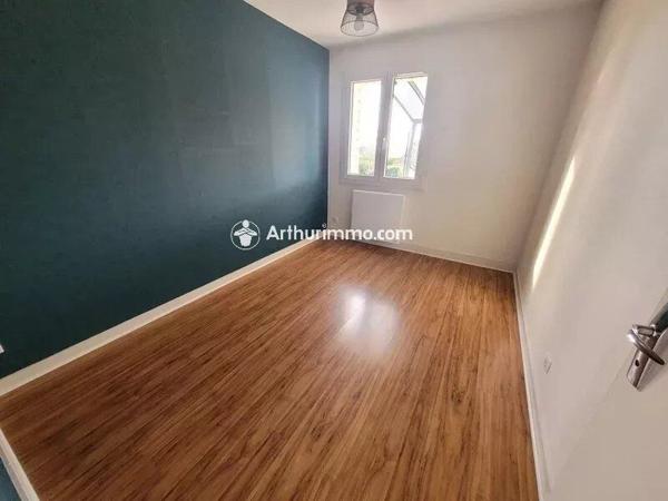 Location Maison 5 pièces 80 m2 à Saint-Jean-d'Angély